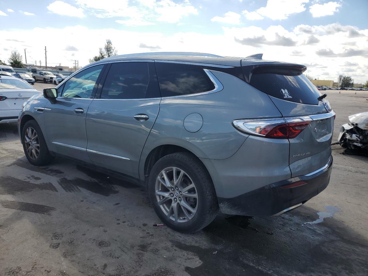 2023 Buick Enclave Essence - Image 2