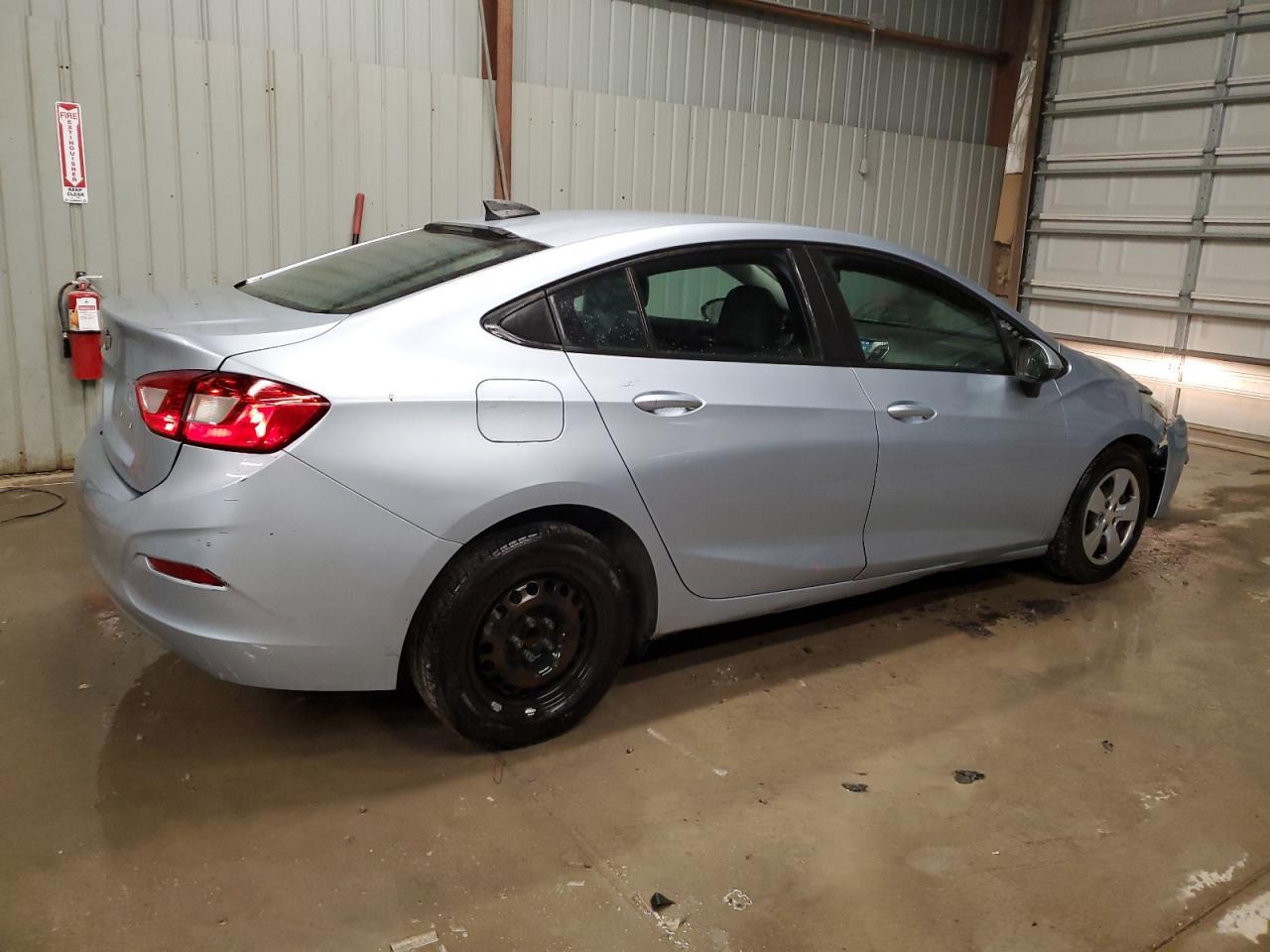 2018 Chevrolet Cruze Ls - Image 3