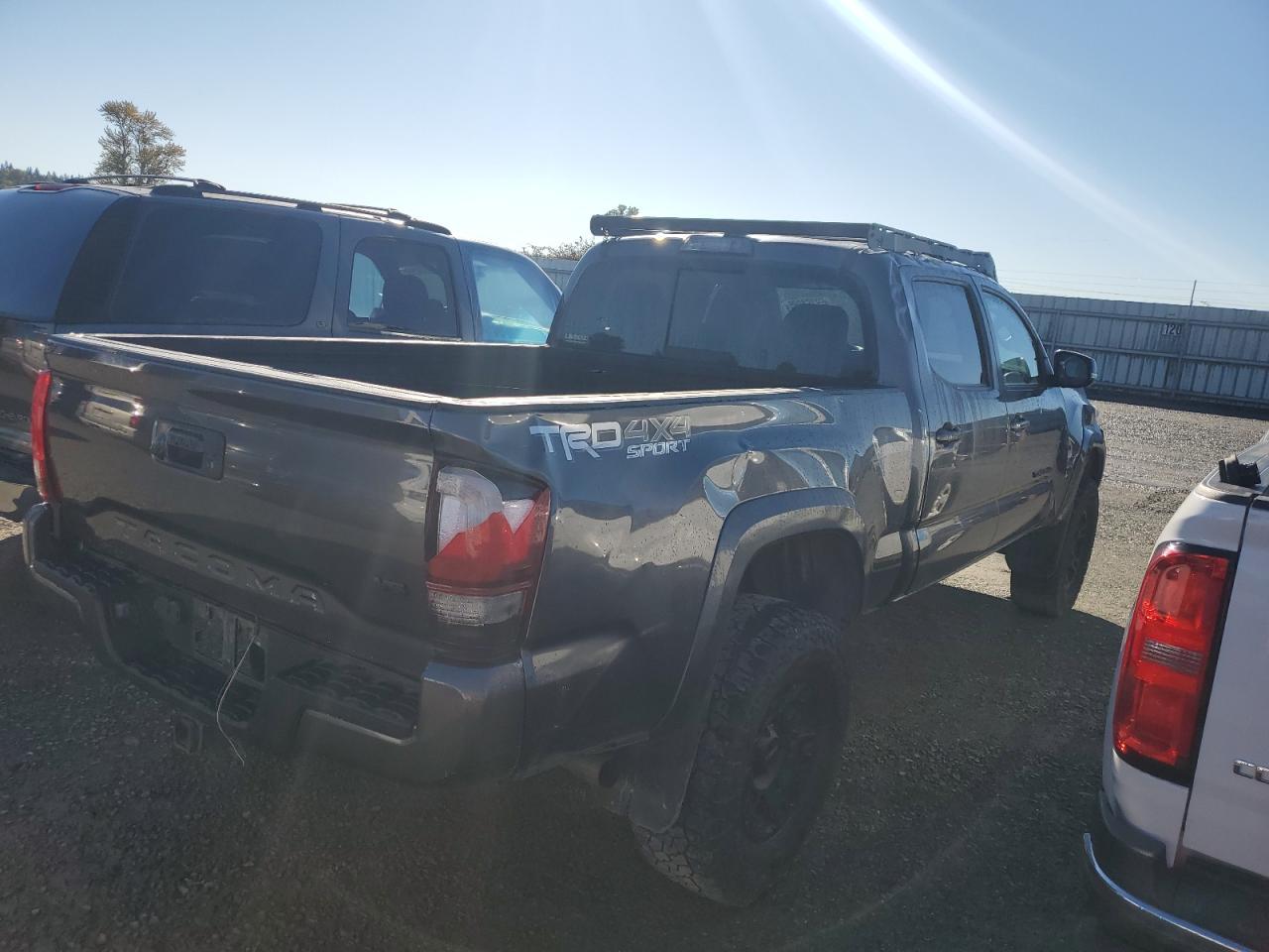 2018 Toyota Tacoma Double Cab - Фото 3