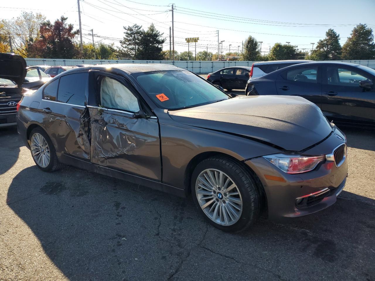 2015 BMW 335 Xi - Image 4