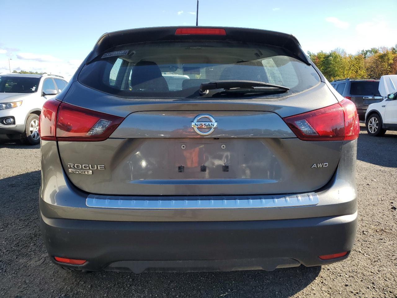 2019 Nissan Rogue Sport S - Image 6