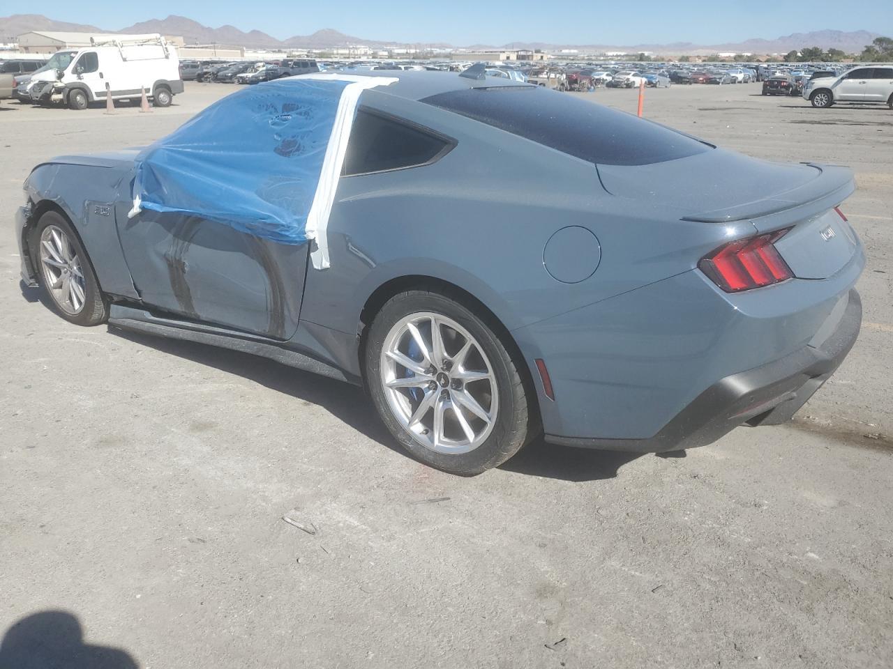 2024 Ford Mustang Gt - Фото 2
