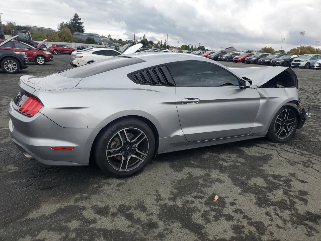 2020 Ford Mustang - Фото 3