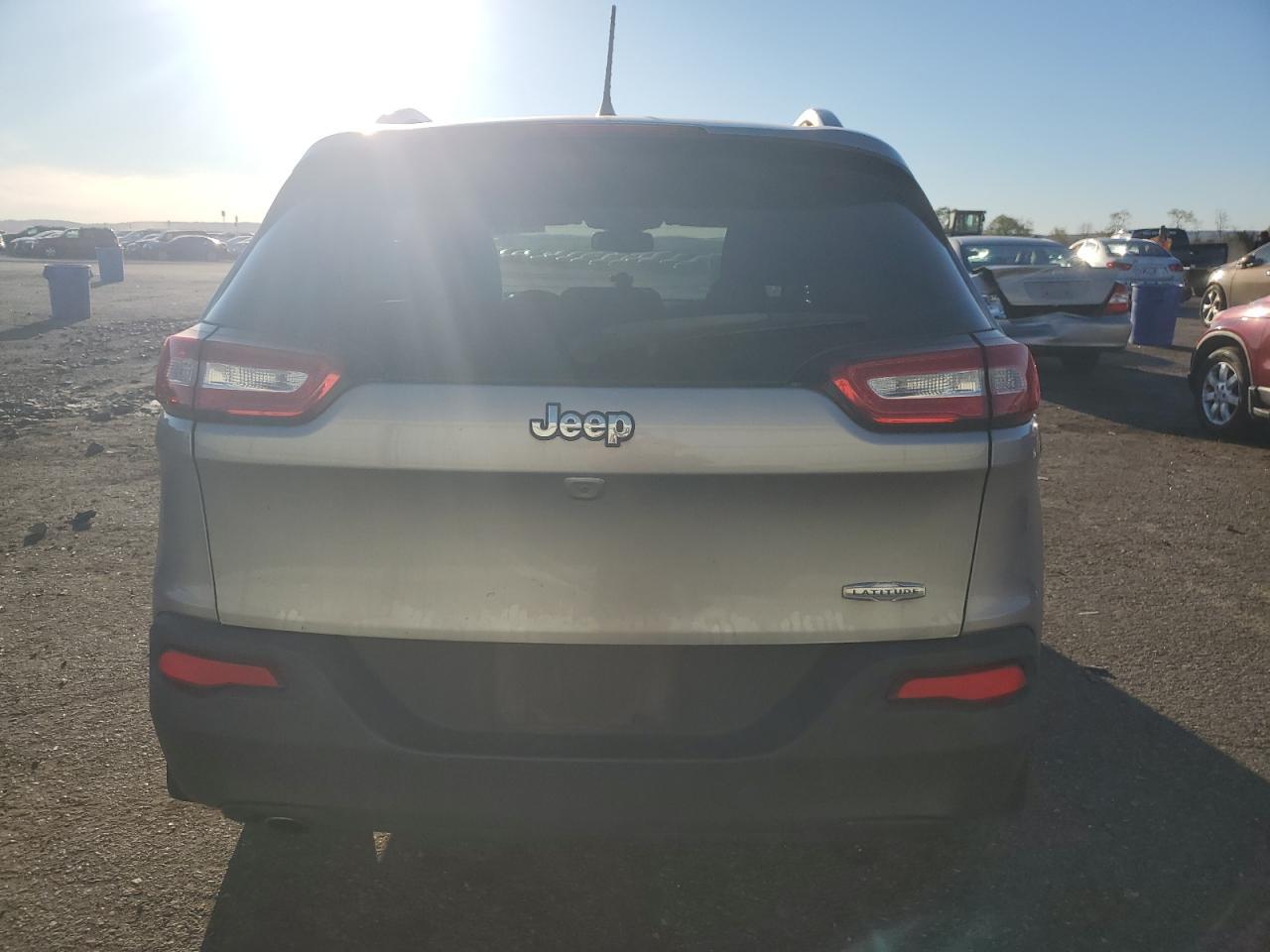 2017 Jeep Cherokee Latitude - Фото 6