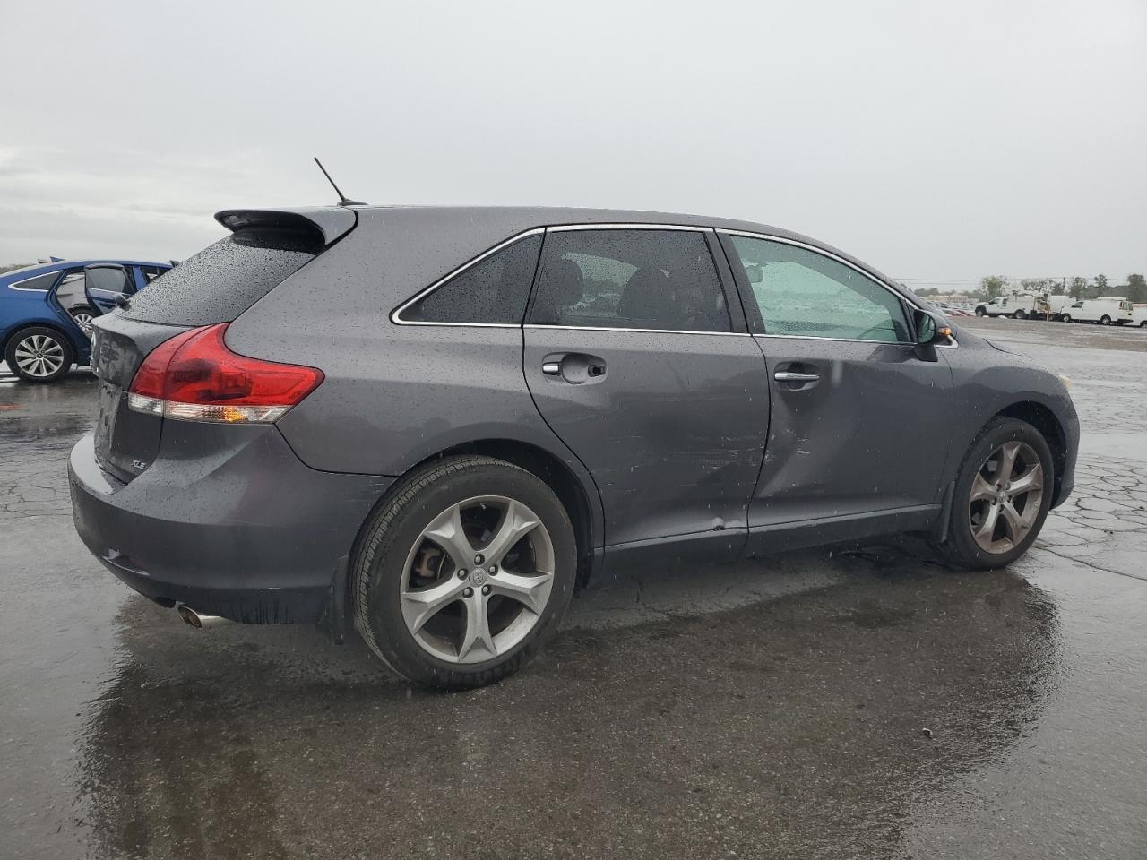 2014 Toyt Venza Le - Image 3