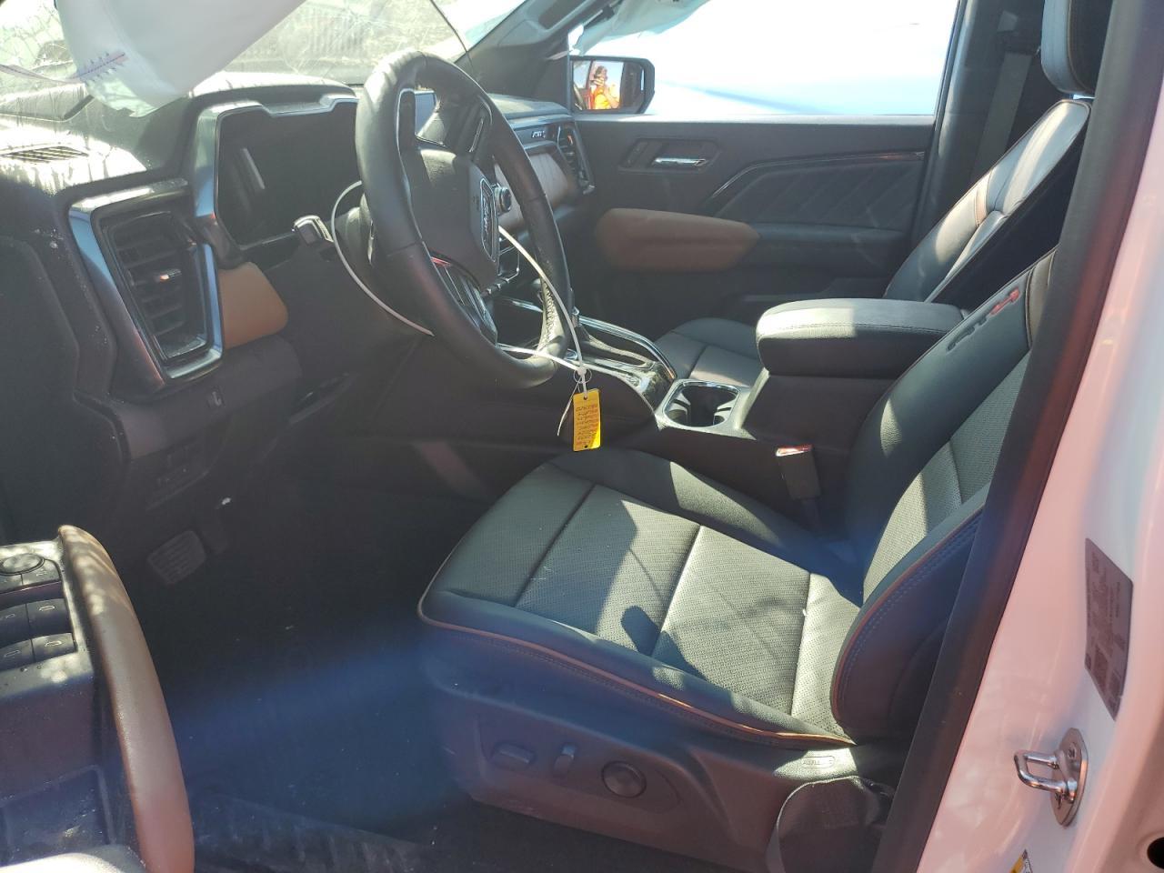 2024 GMC Canyon At4 - Image 7