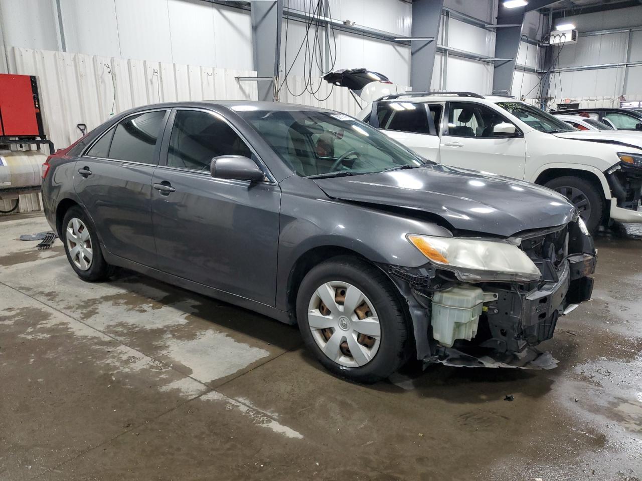 2009 Toyota Camry Le - Фото 4