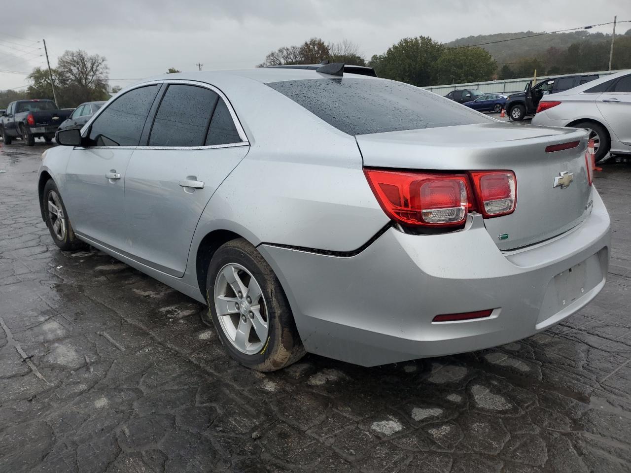 2016 Chevrolet Malibu - Image 2