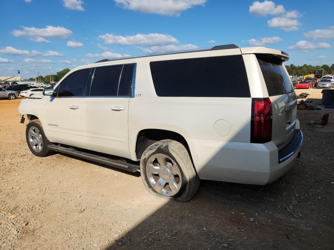 2015 Chevrolet Suburban C1500 Ltz - Фото 2