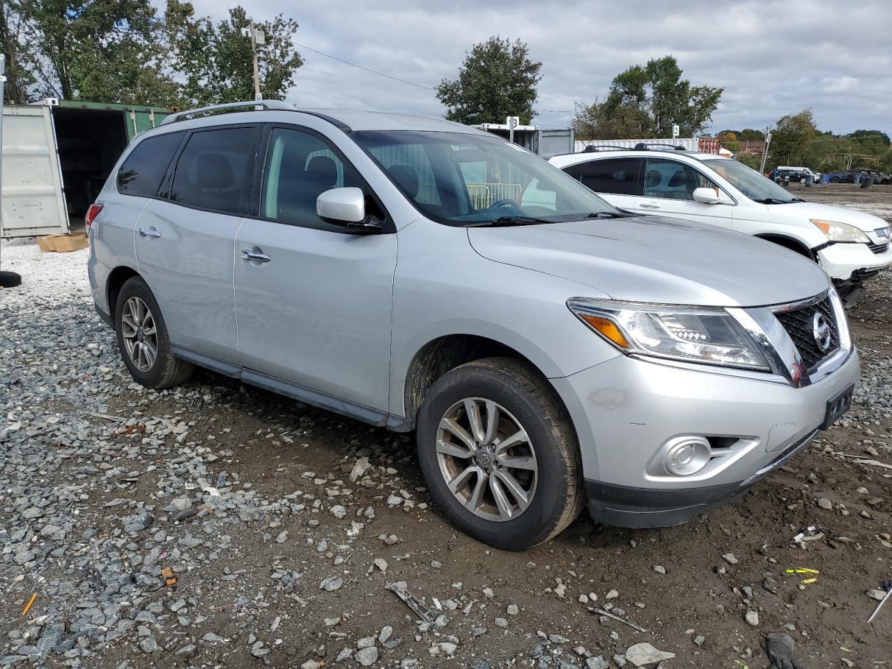 2013 Nissan Pathfinder S - Image 4