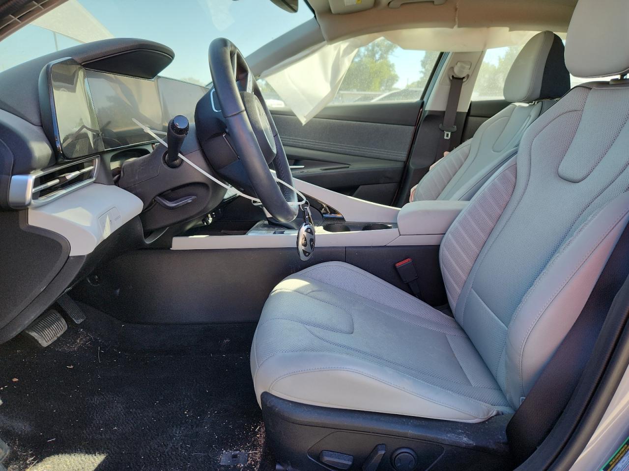 2024 Hyundai Elantra Limited - Image 7