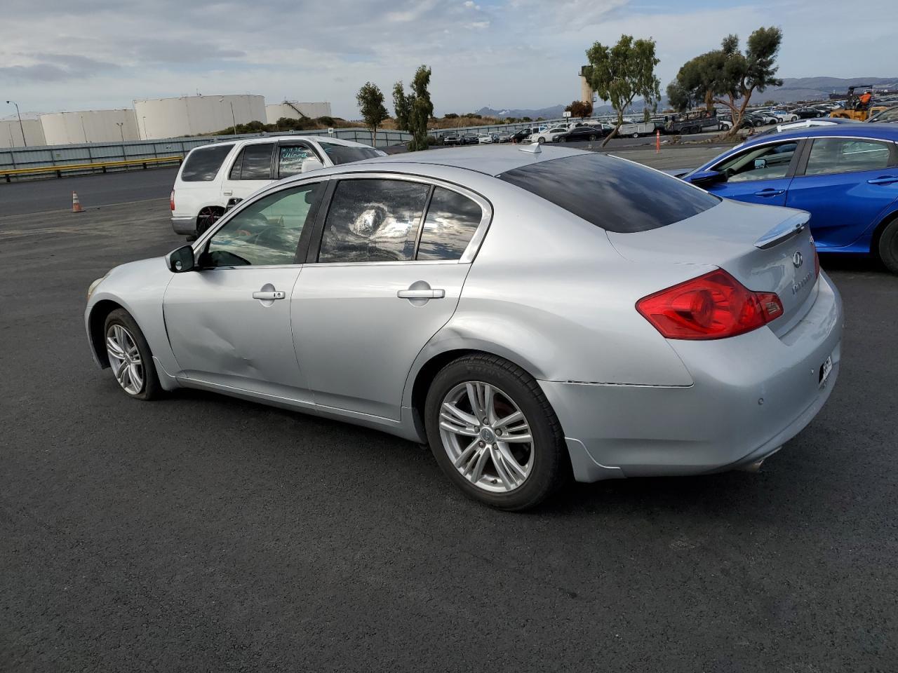 2013 Infiniti G37 - Image 2