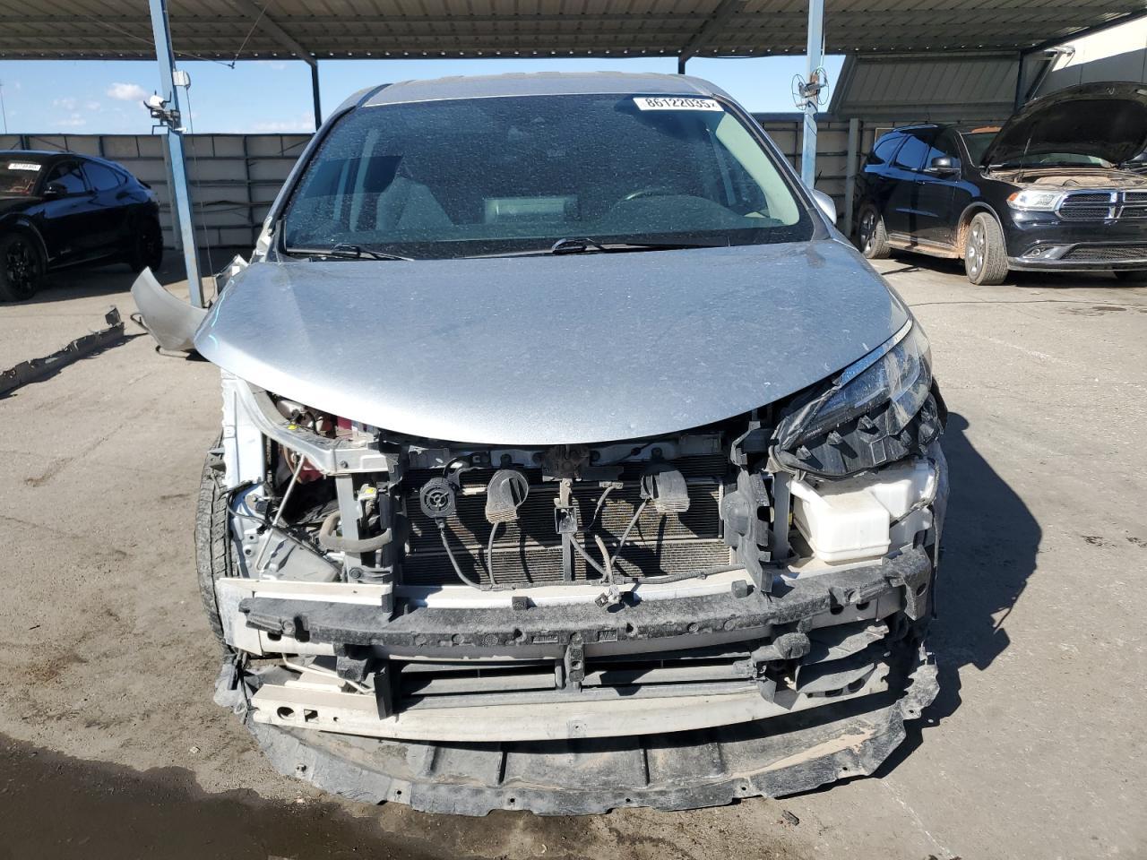 2021 Toyota Sienna Le - Image 5