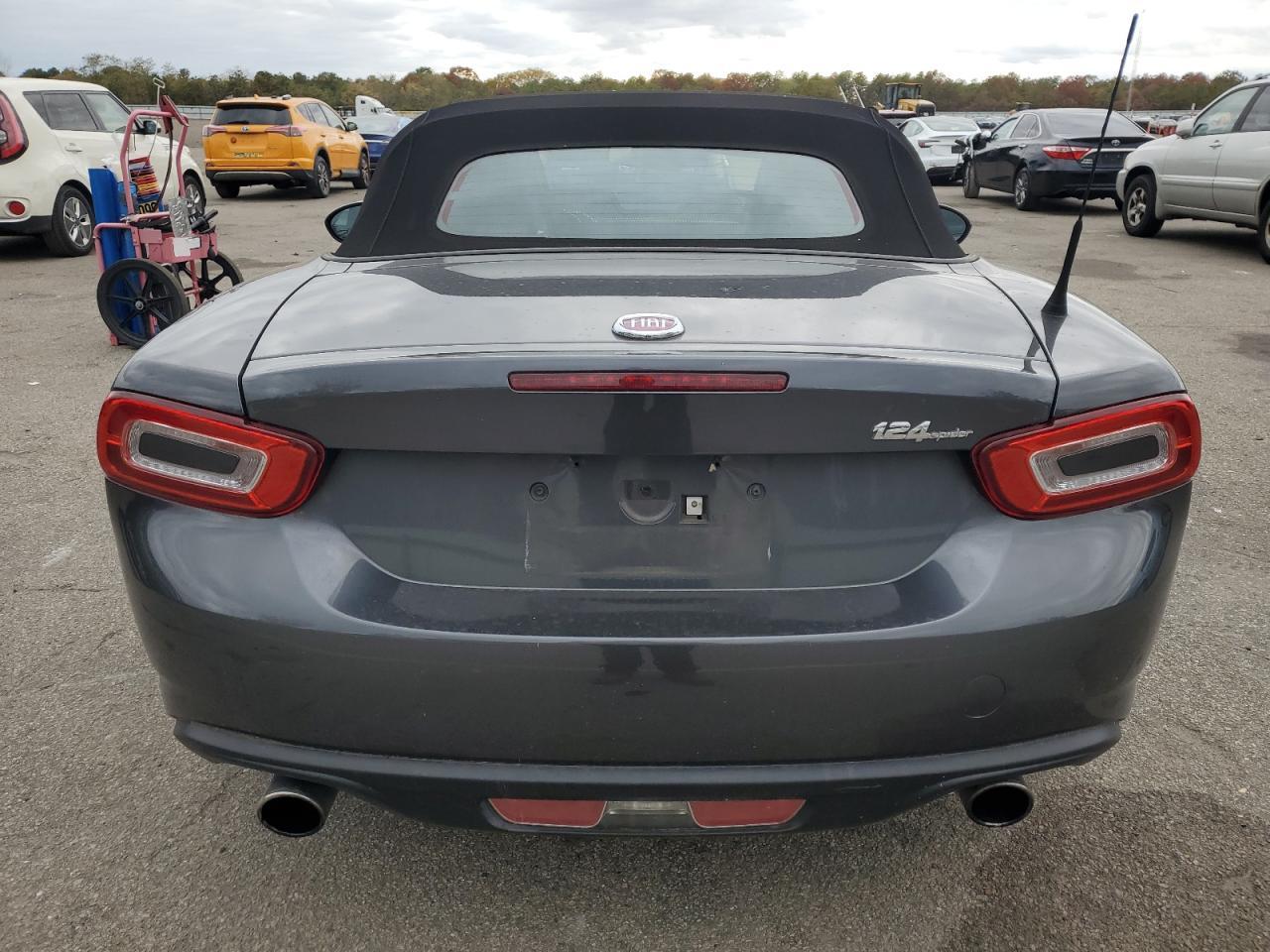 2018 Fiat 124 Spider Classica - Image 6