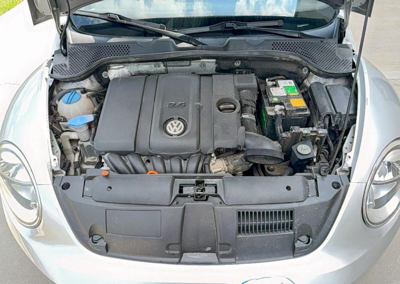 2013 Volkswagen Beetle - Фото 7