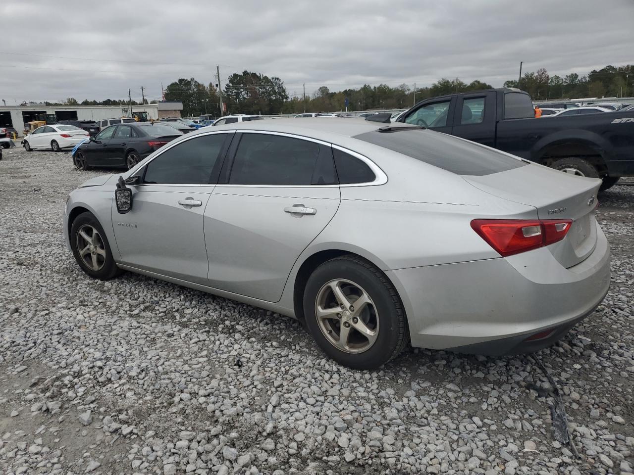 2017 Chevrolet Malibu Ls - Фото 2