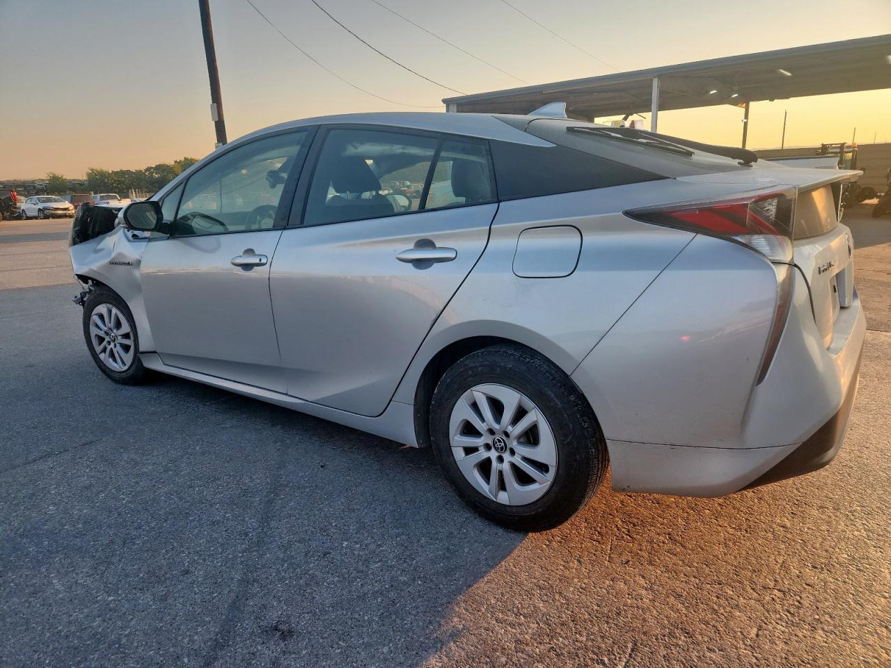 2017 Toyota Prius Two - Фото 2