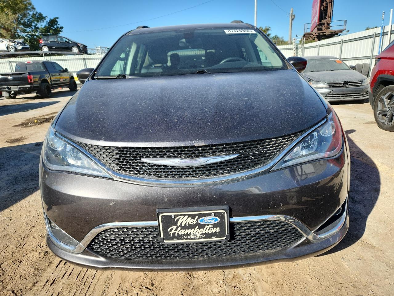 2017 Chrysler Pacifica Touring L - Image 5