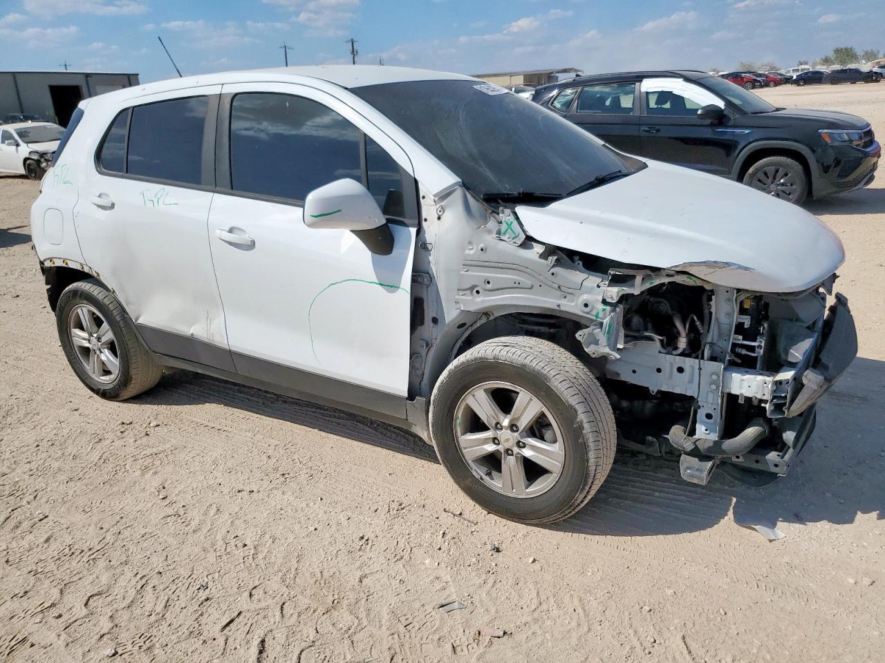 2020 Chevrolet Trax Ls - Фото 4