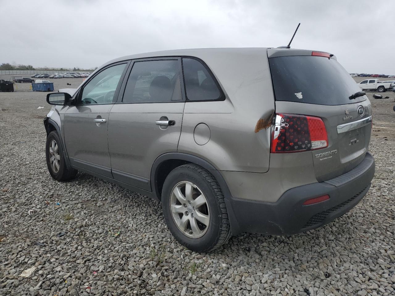 2013 Kia Sorento Lx - Image 2