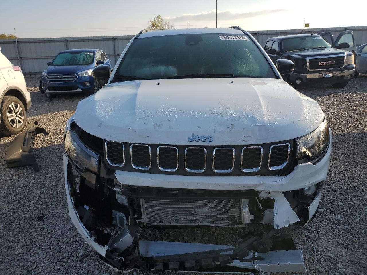 2025 Jeep Compass Latitude - Фото 5