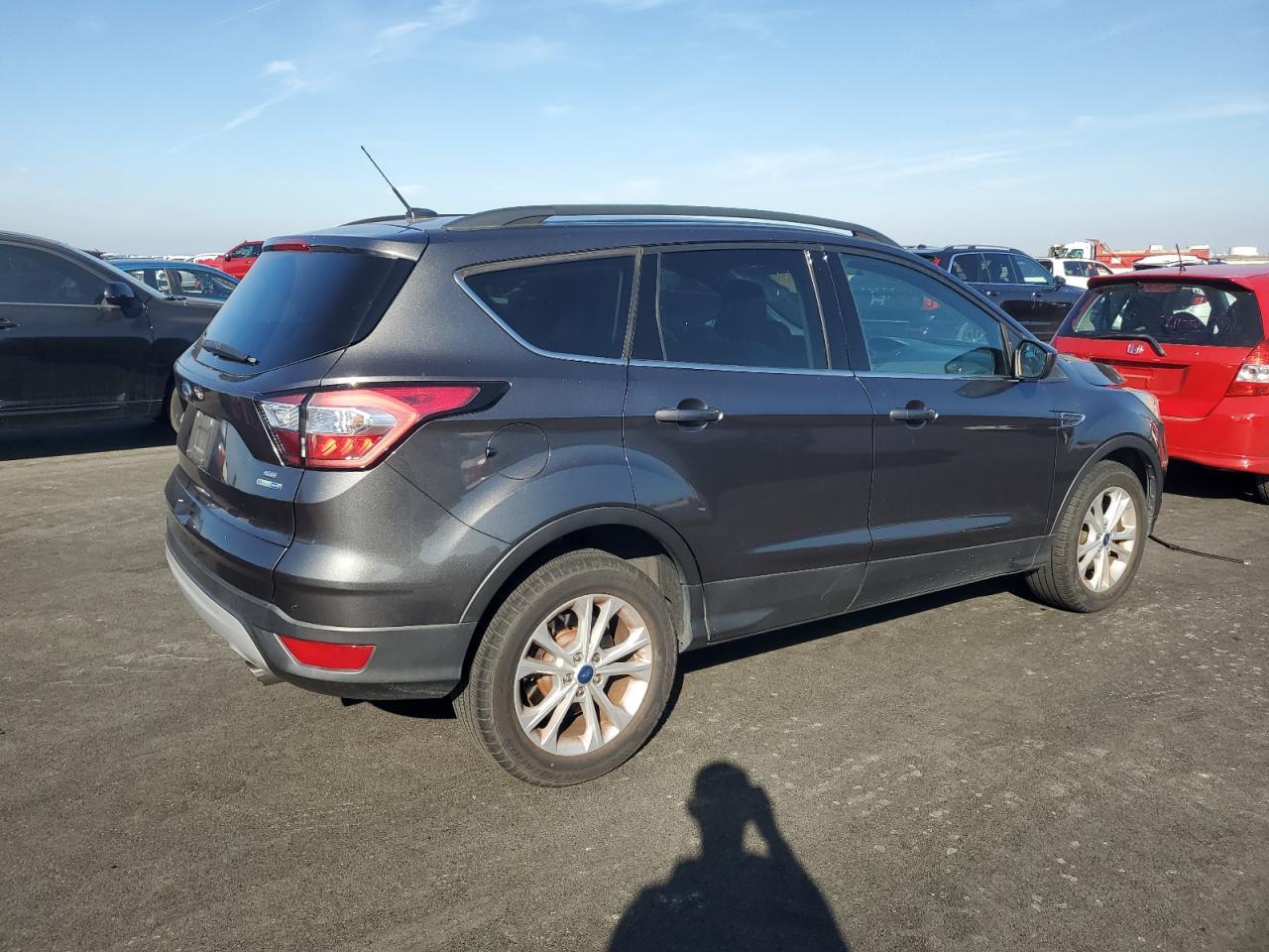 2018 Ford Escape Se - Фото 3