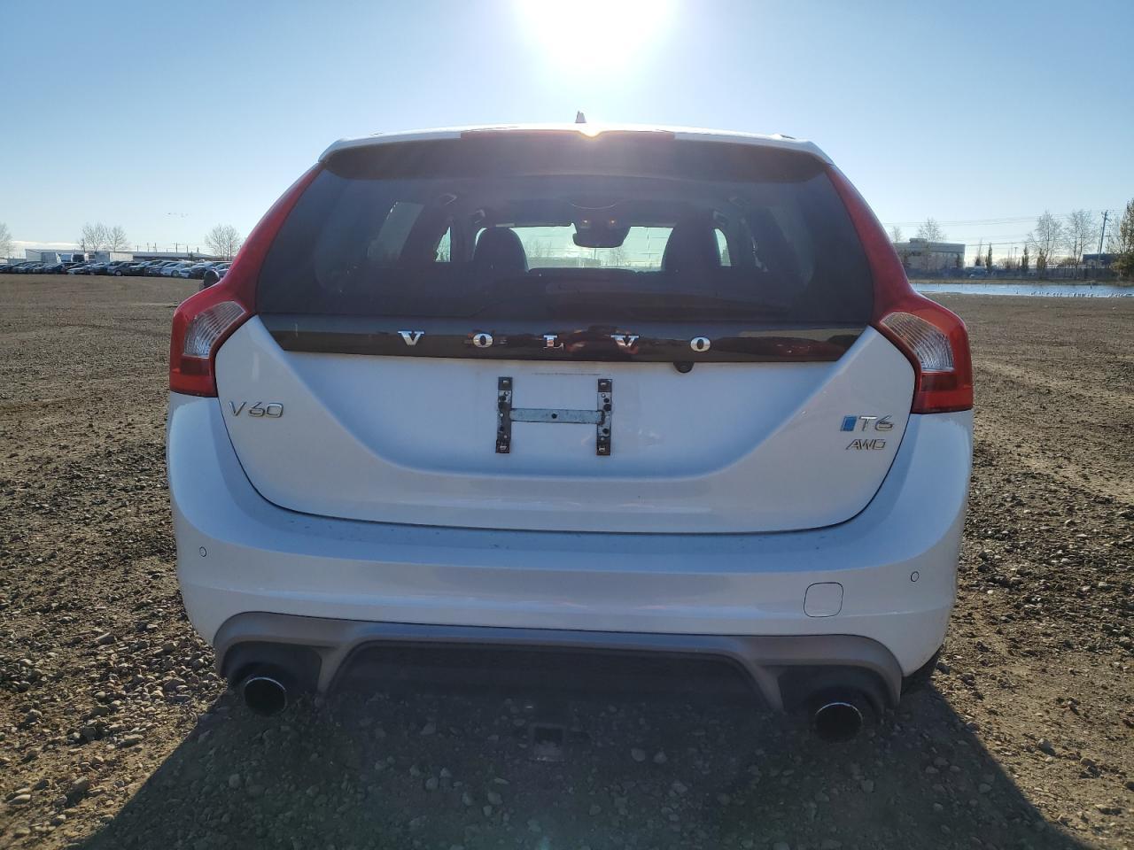 2018 Volvo V60 T6 Dynamic - Image 6