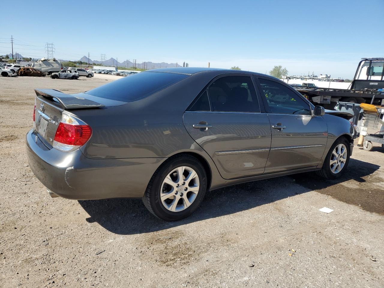 2005 Toyota Camry Le - Фото 3
