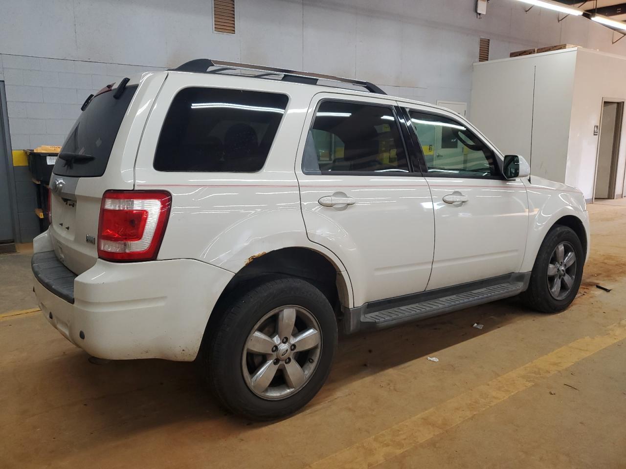 2011 Ford Escape Limited - Image 3