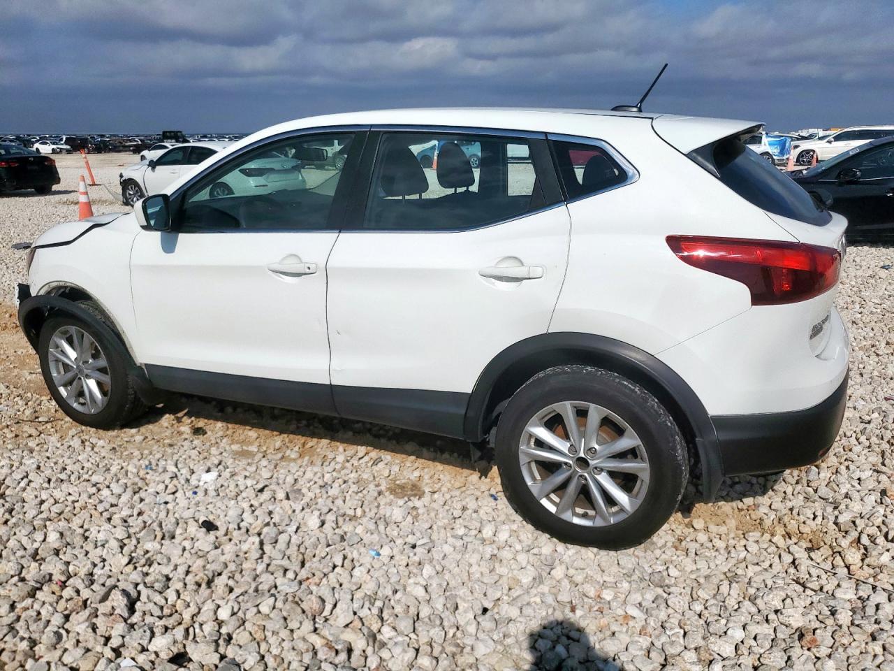 2017 Nissan Rogue Sport S - Image 2