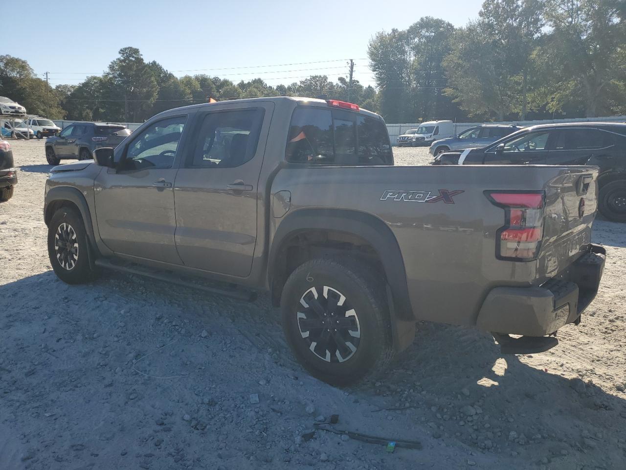 2022 Nissan Frontier S - Фото 2