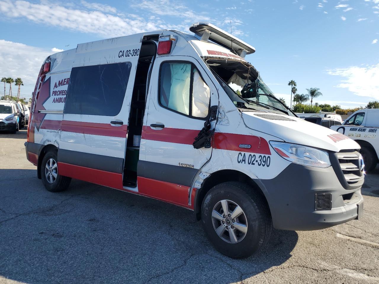 2023 Mercedes-Benz Sprinter 2500 - Image 4