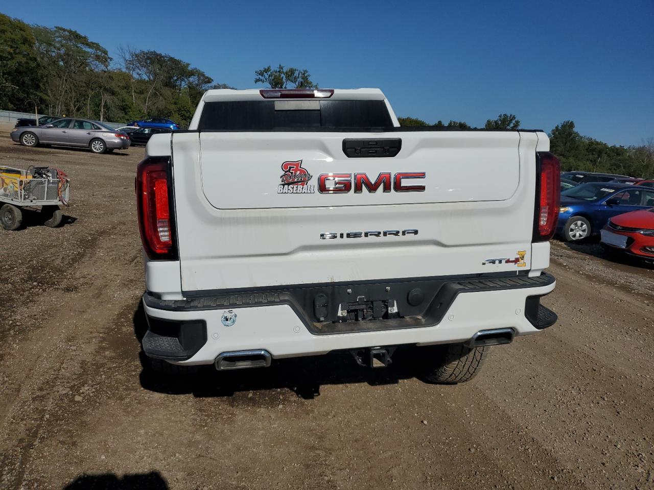 2021 GMC Sierra K1500 At4 - Фото 6