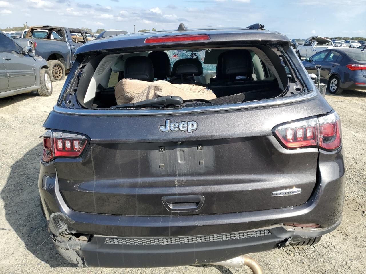 2020 Jeep Compass Latitude - Фото 6