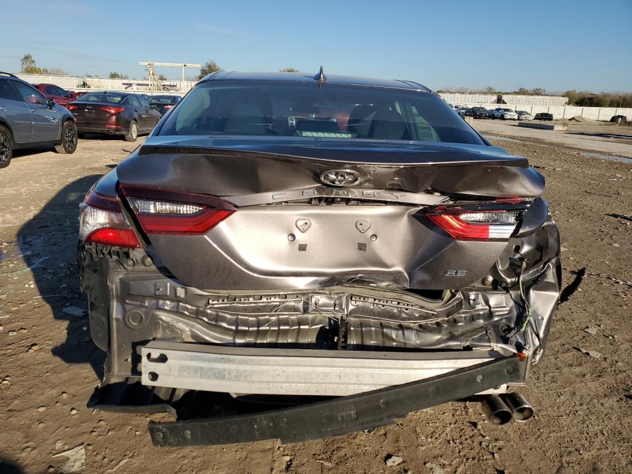 2021 Toyota Camry Se - Фото 6