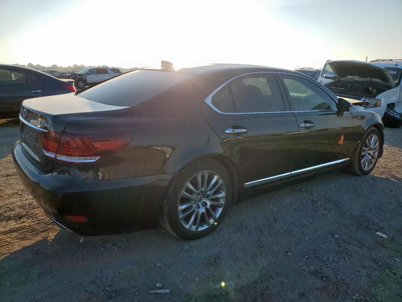 2014 Lexus Ls 460 - Image 3