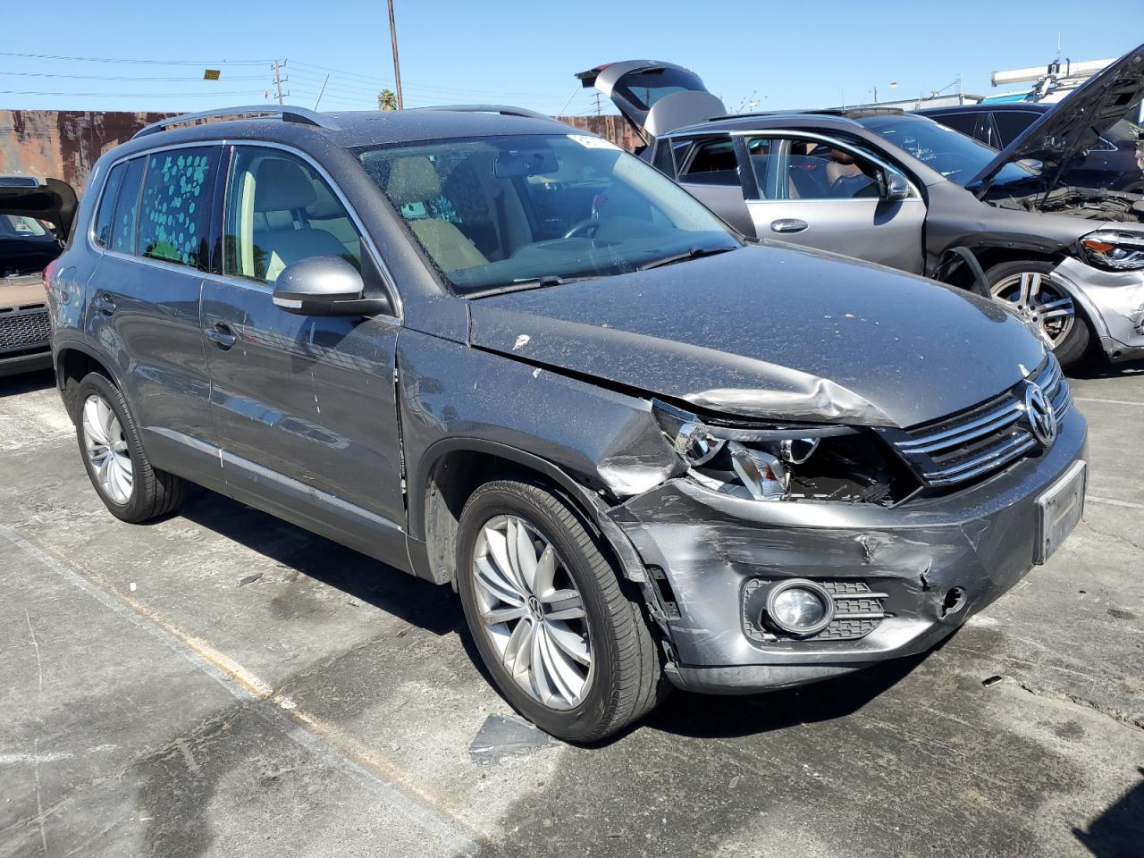 2012 Volkswagen Tiguan S - Фото 4