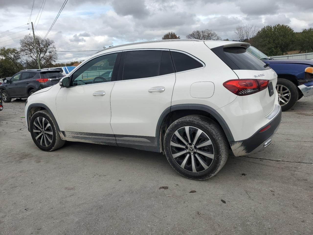 2021 Mercedes-Benz Gla 250 - Image 2