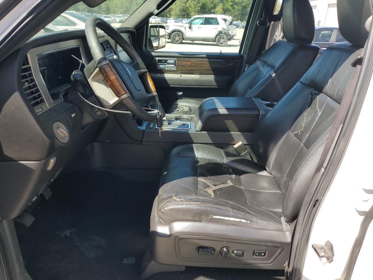 2009 Lincoln Navigator - Image 7