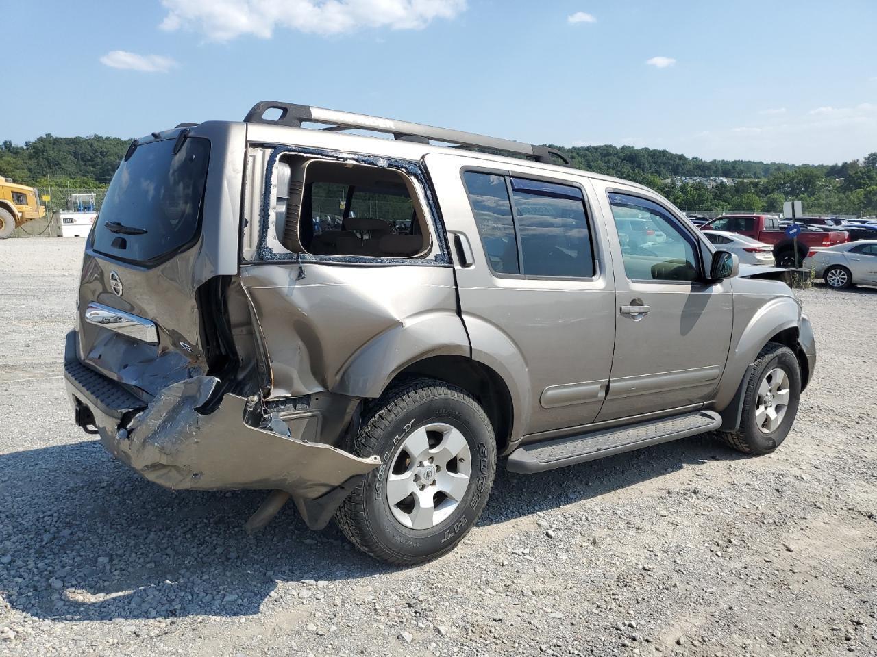 2006 Nissan Pathfinder Le - Image 3