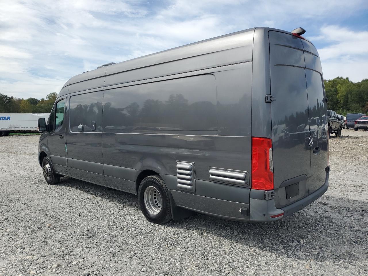 2021 Mercedes-Benz Sprinter 4500 - Image 2