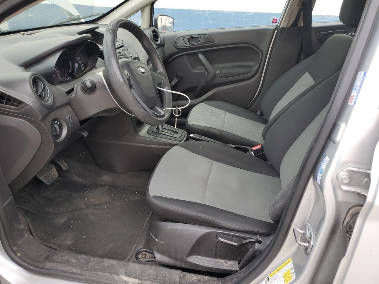 2016 Ford Fiesta S - Фото 7