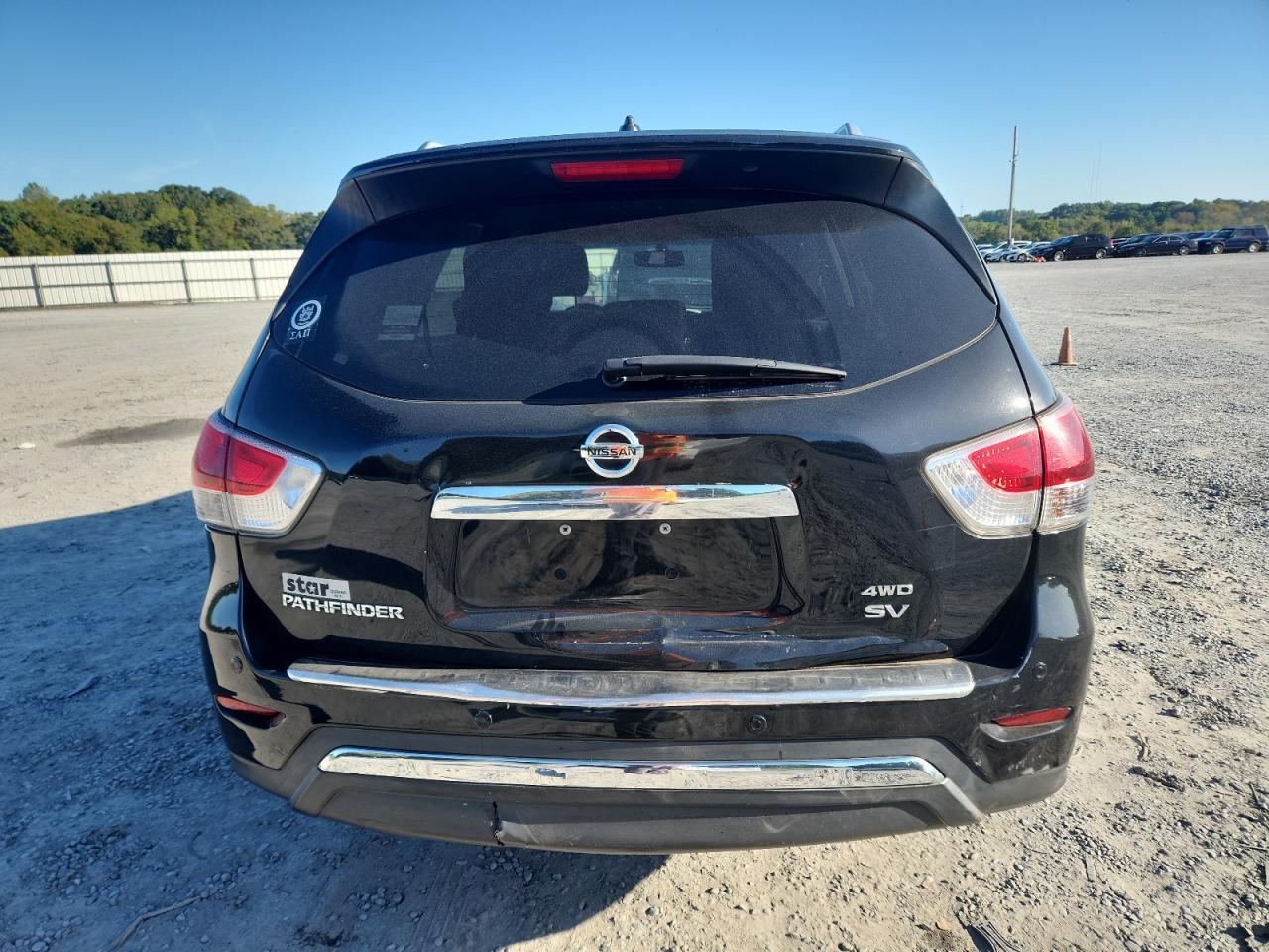 2015 Nissan Pathfinder S - Image 6