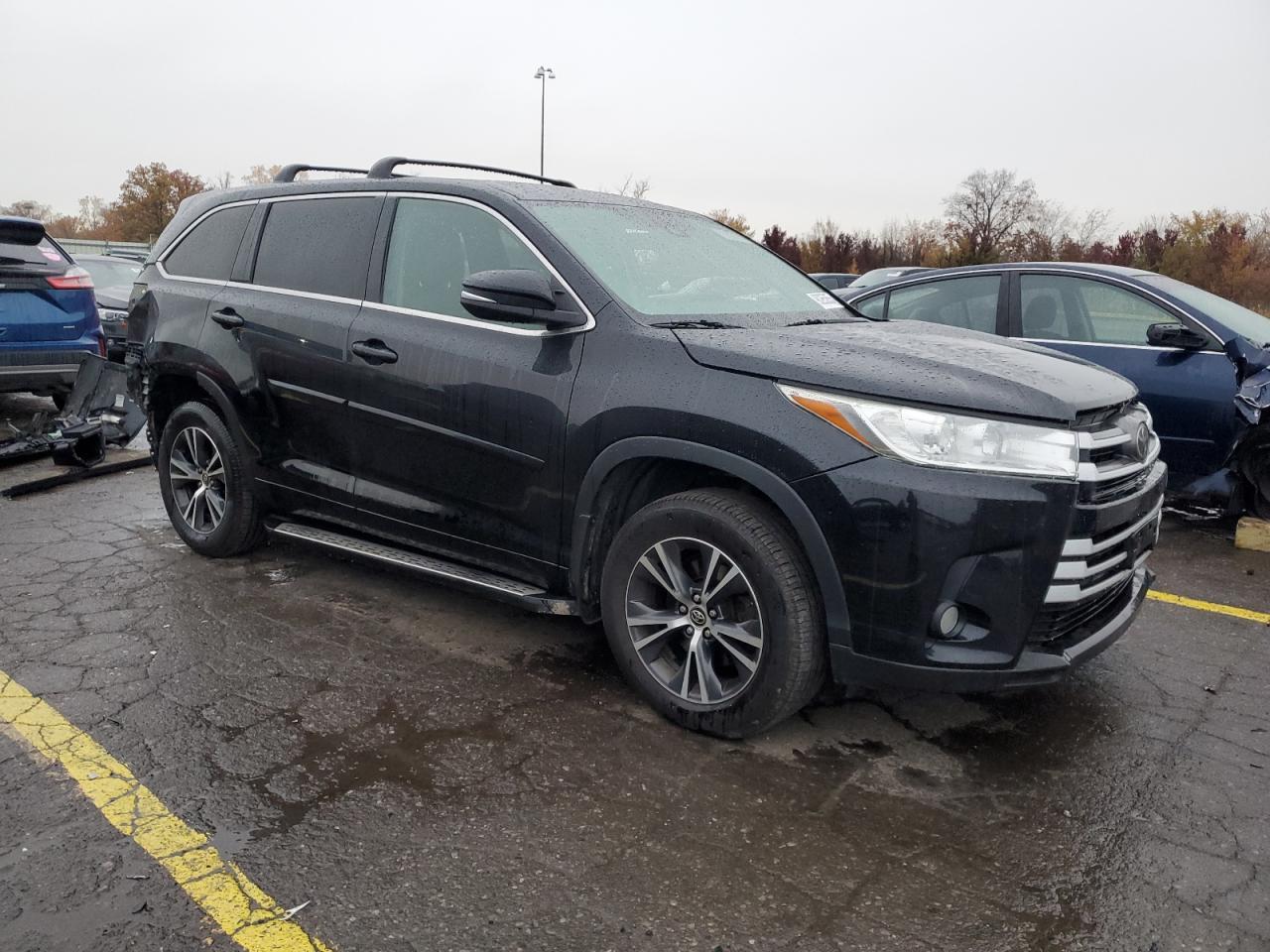 2017 Toyota Highlander Le Plus - Фото 4