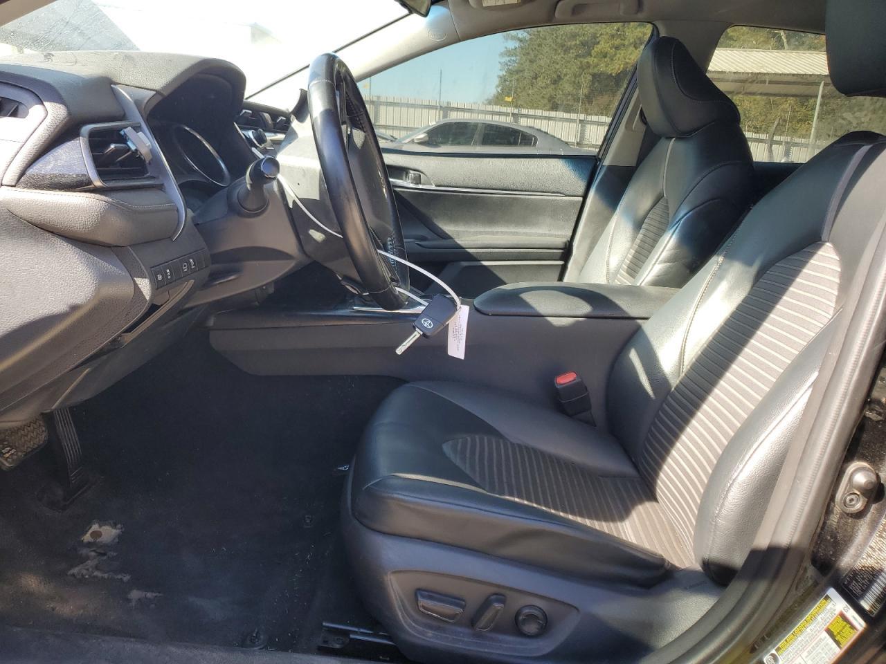 2020 Toyota Camry Se - Фото 7