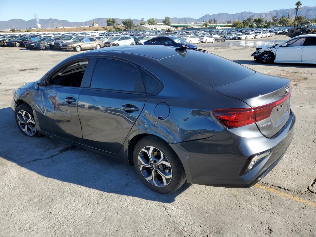 2021 Kia Forte Fe - Фото 2