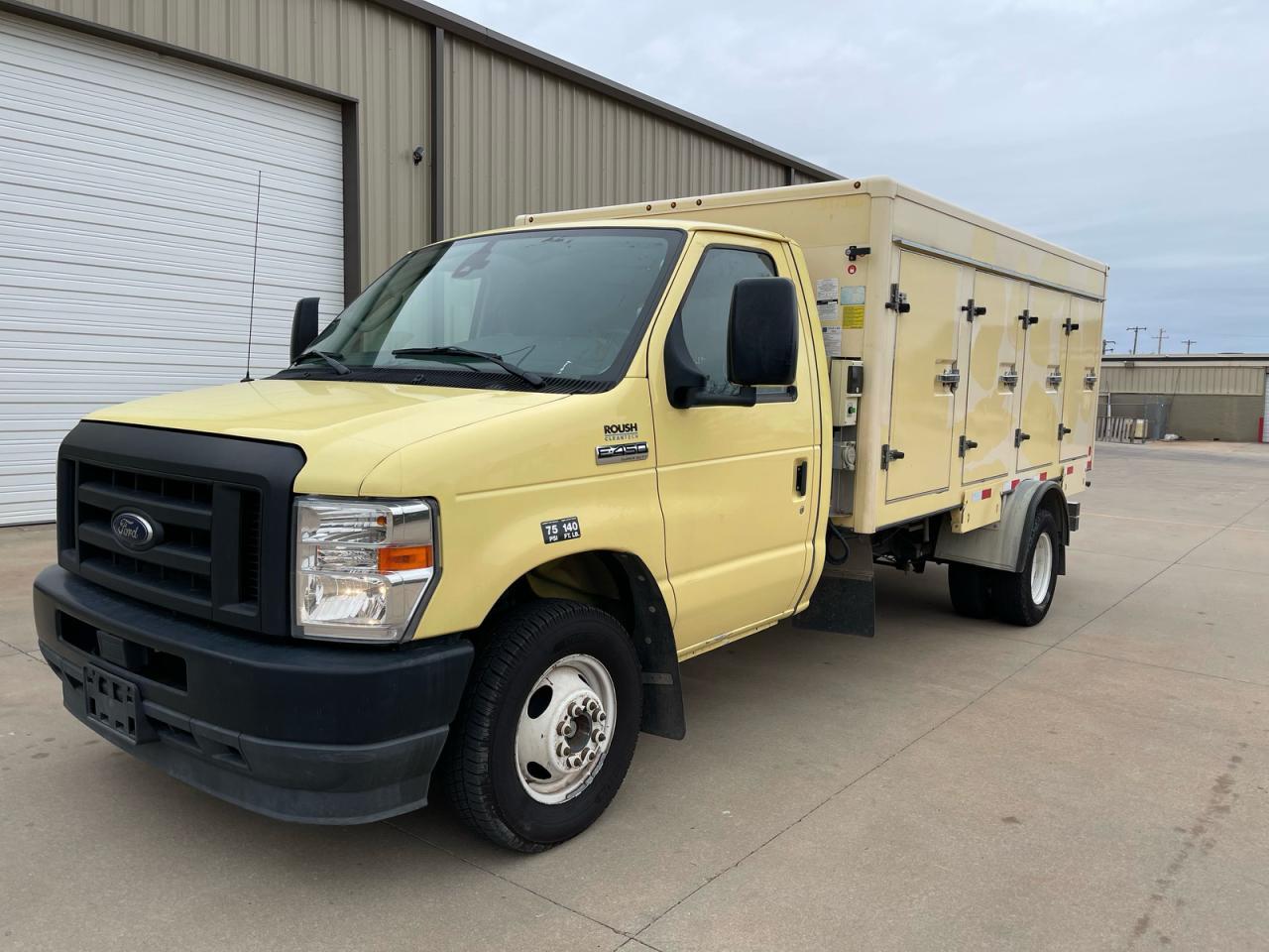 2021 Ford Econoline E450 Super Duty Cutaway Van - Image 2