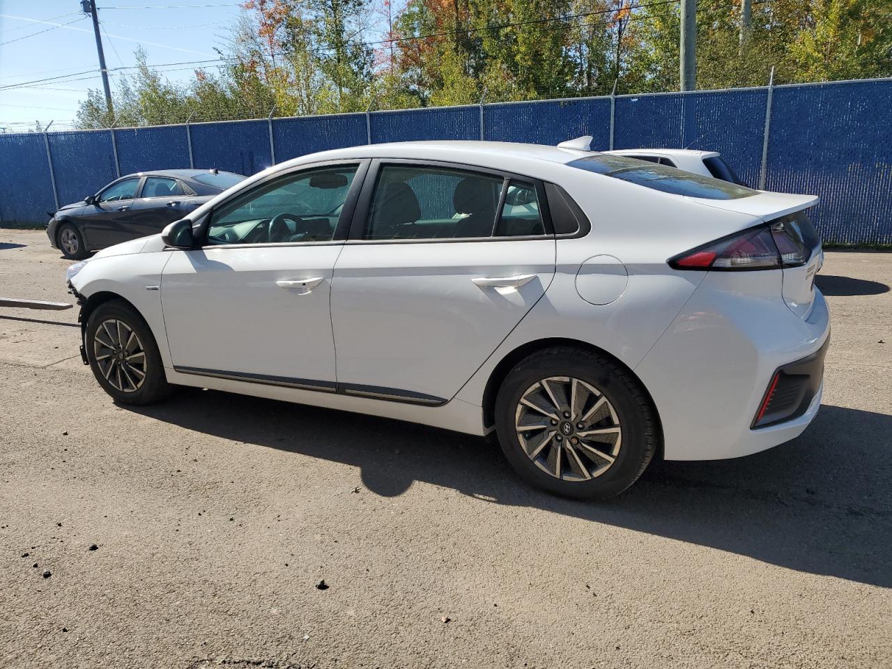 2020 Hyundai Ioniq Se - Image 2