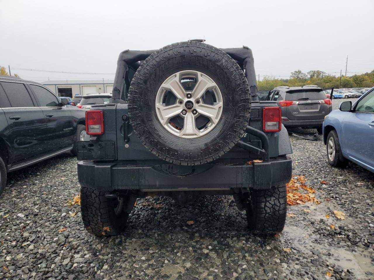 2017 Jeep Wrangler Unlimited Sahara - Фото 6