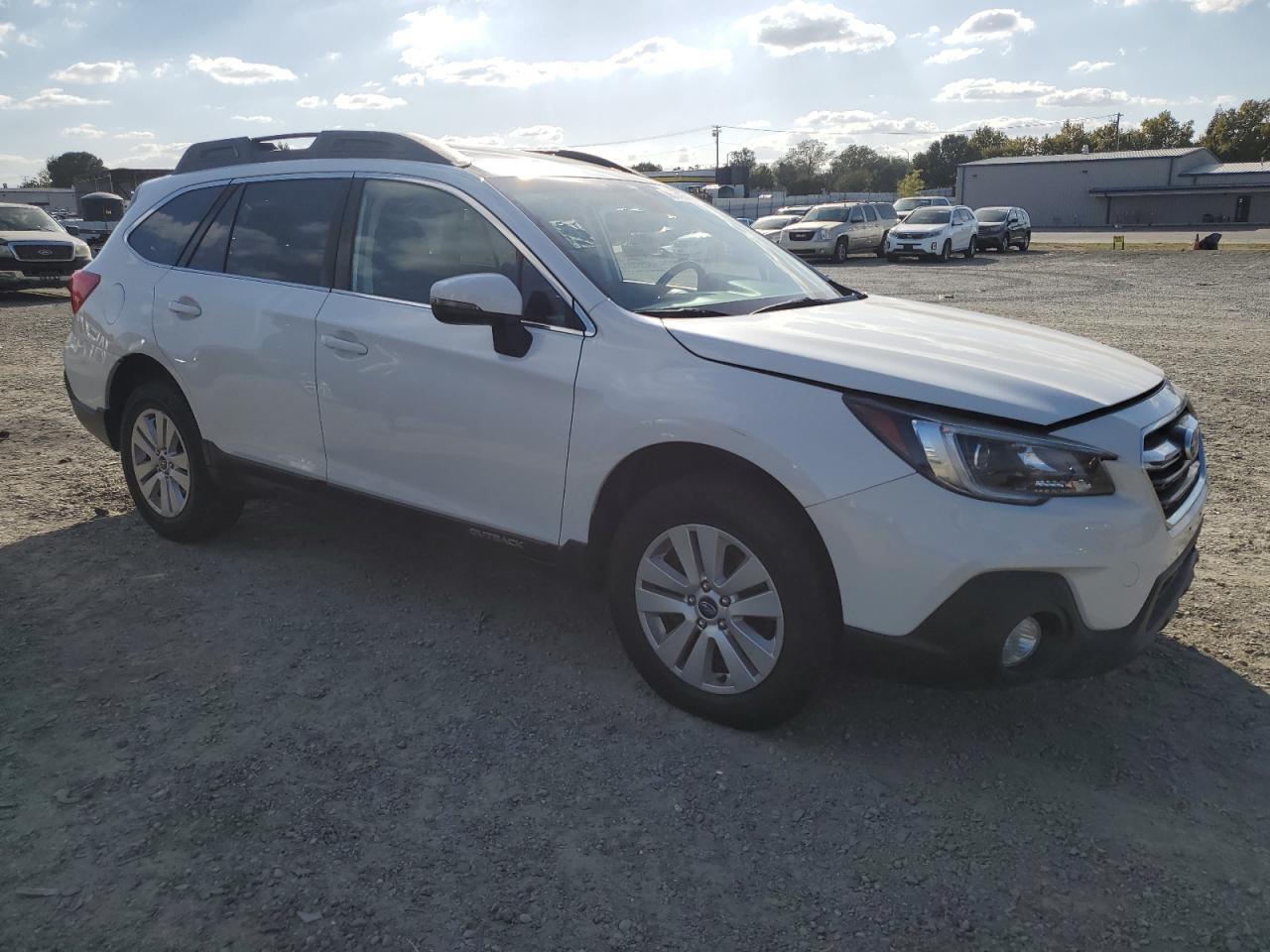 2019 Subaru Outback 2.5I Premium - Image 4